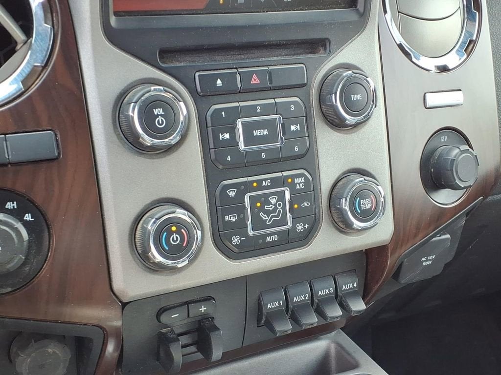 2016 Ford Super Duty F-250 SRW Lariat