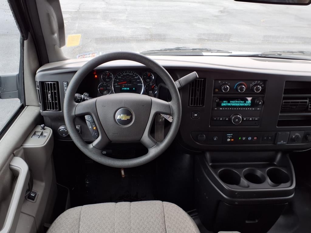 2023 Chevrolet Express Passenger 3500 1LS