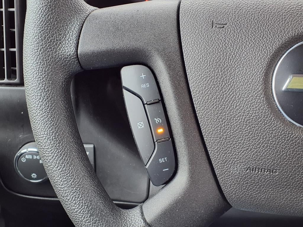 2023 Chevrolet Express Passenger 3500 1LS