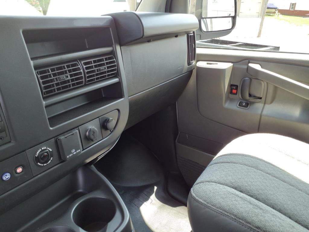 2022 Chevrolet Express Cutaway 3500 Base