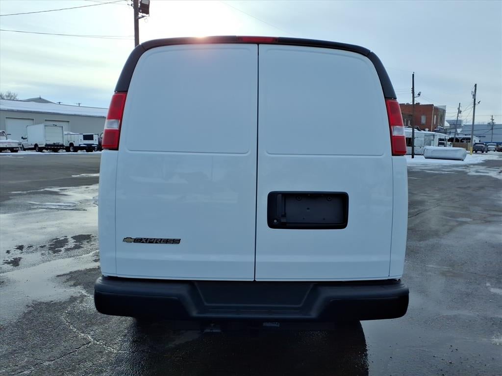 2025 Chevrolet Express Cargo 2500 WT