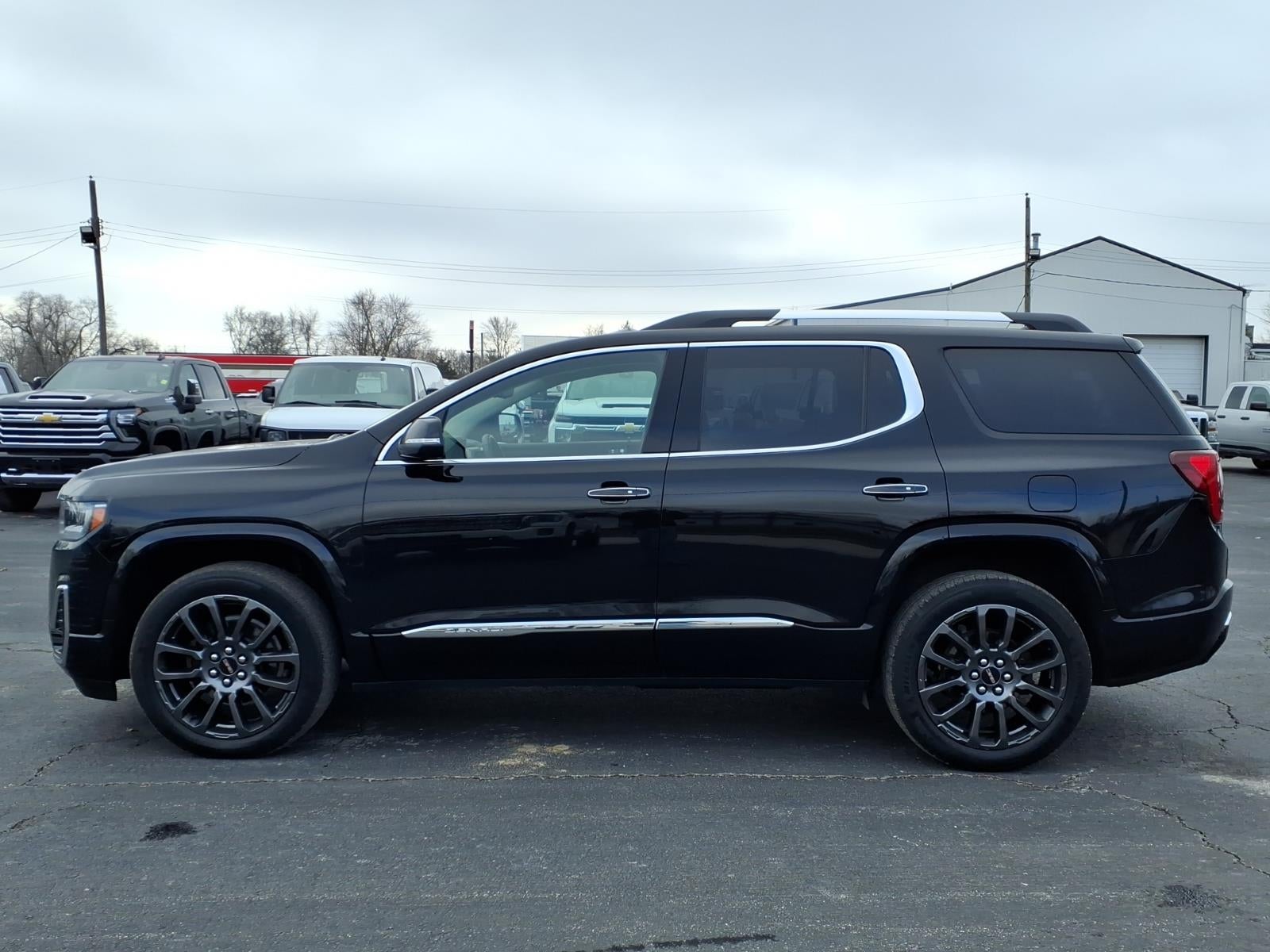 2023 GMC Acadia Denali