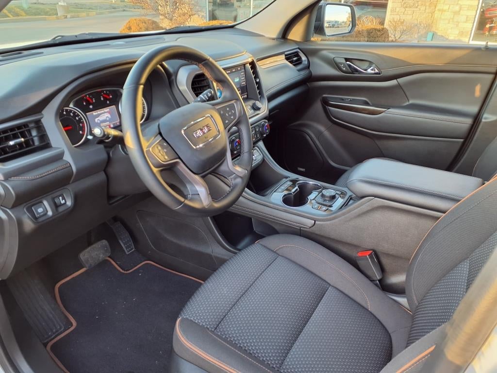 2023 GMC Acadia AT4