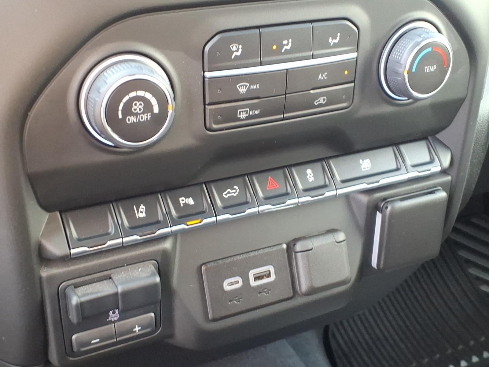 2024 Chevrolet Silverado 2500HD Custom