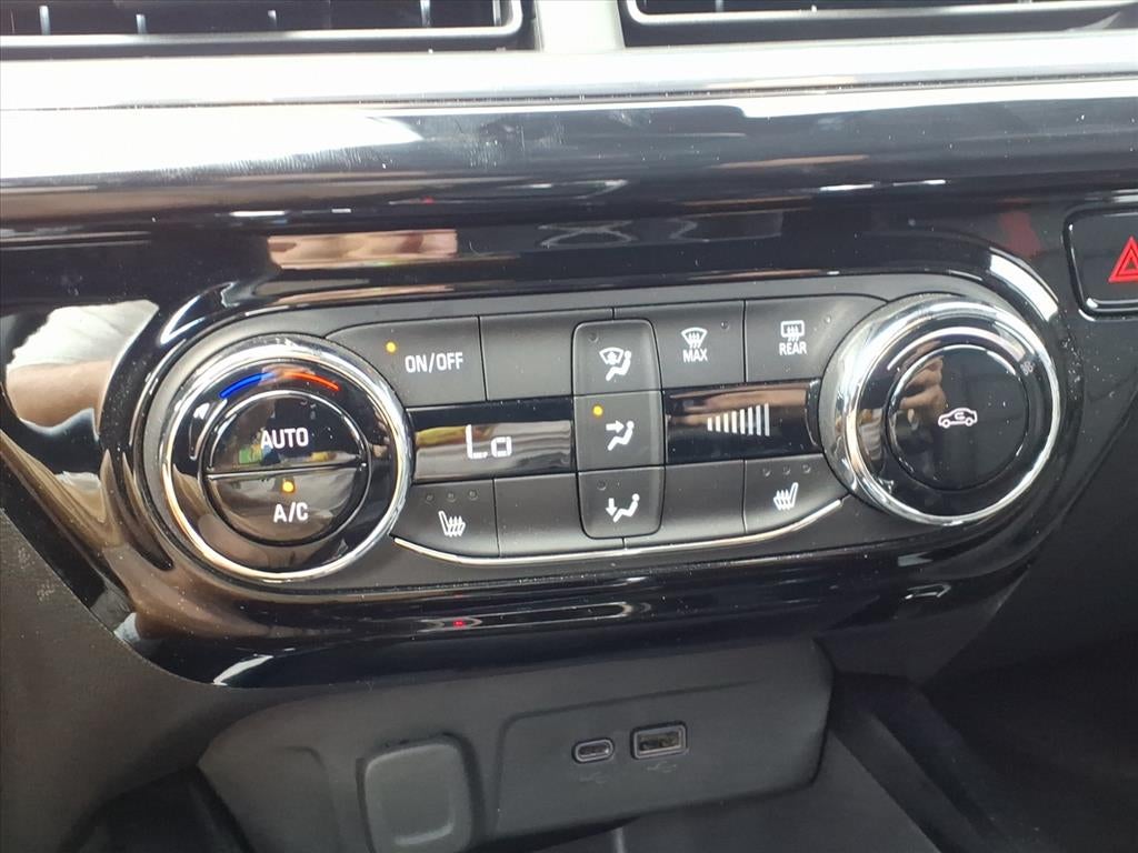 2025 Chevrolet Trax RS