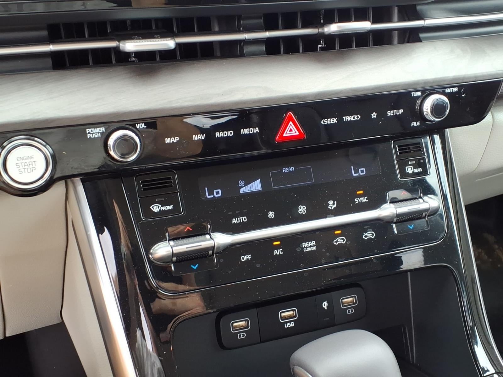 2024 Kia Carnival EX
