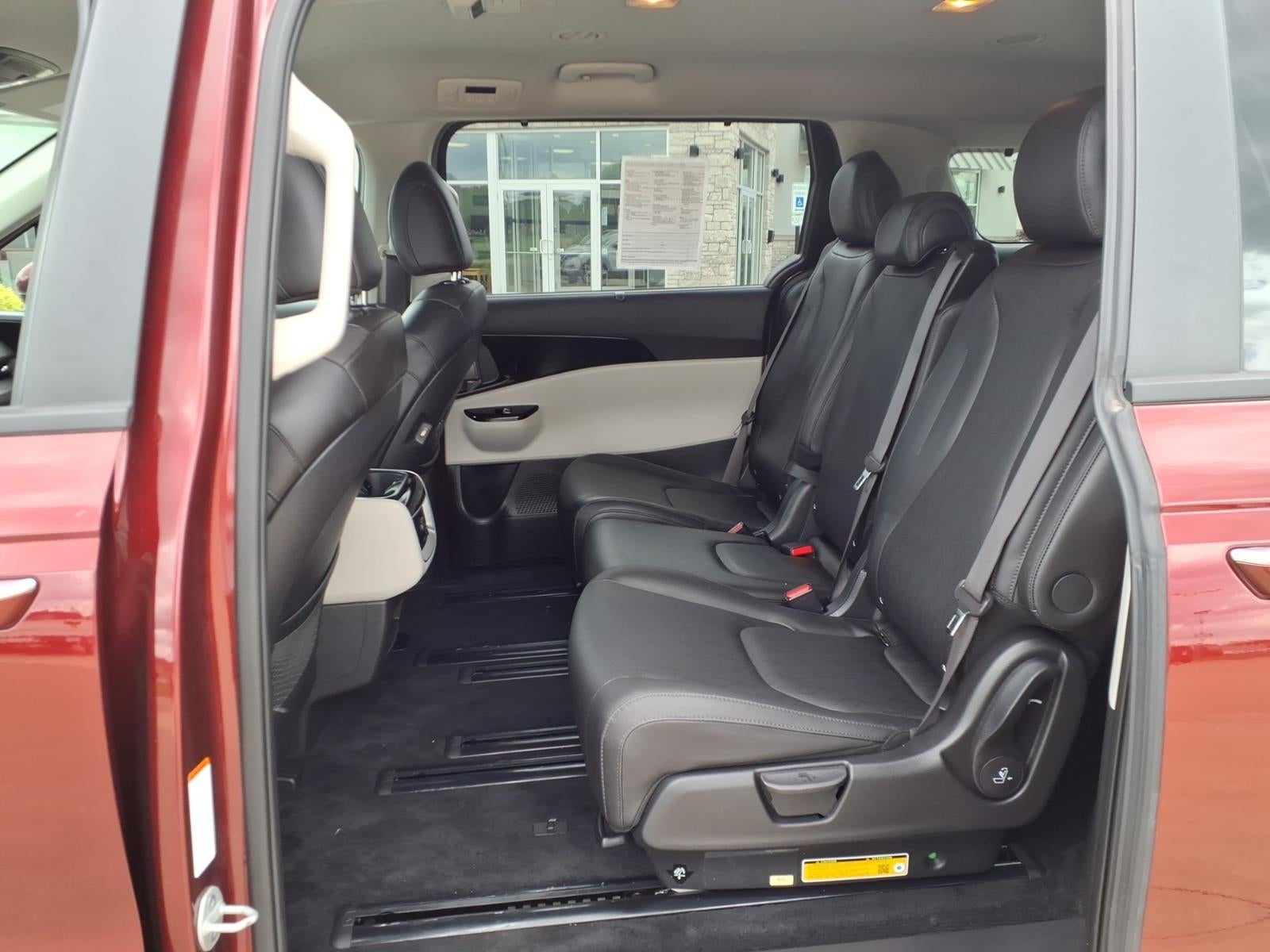 2024 Kia Carnival EX