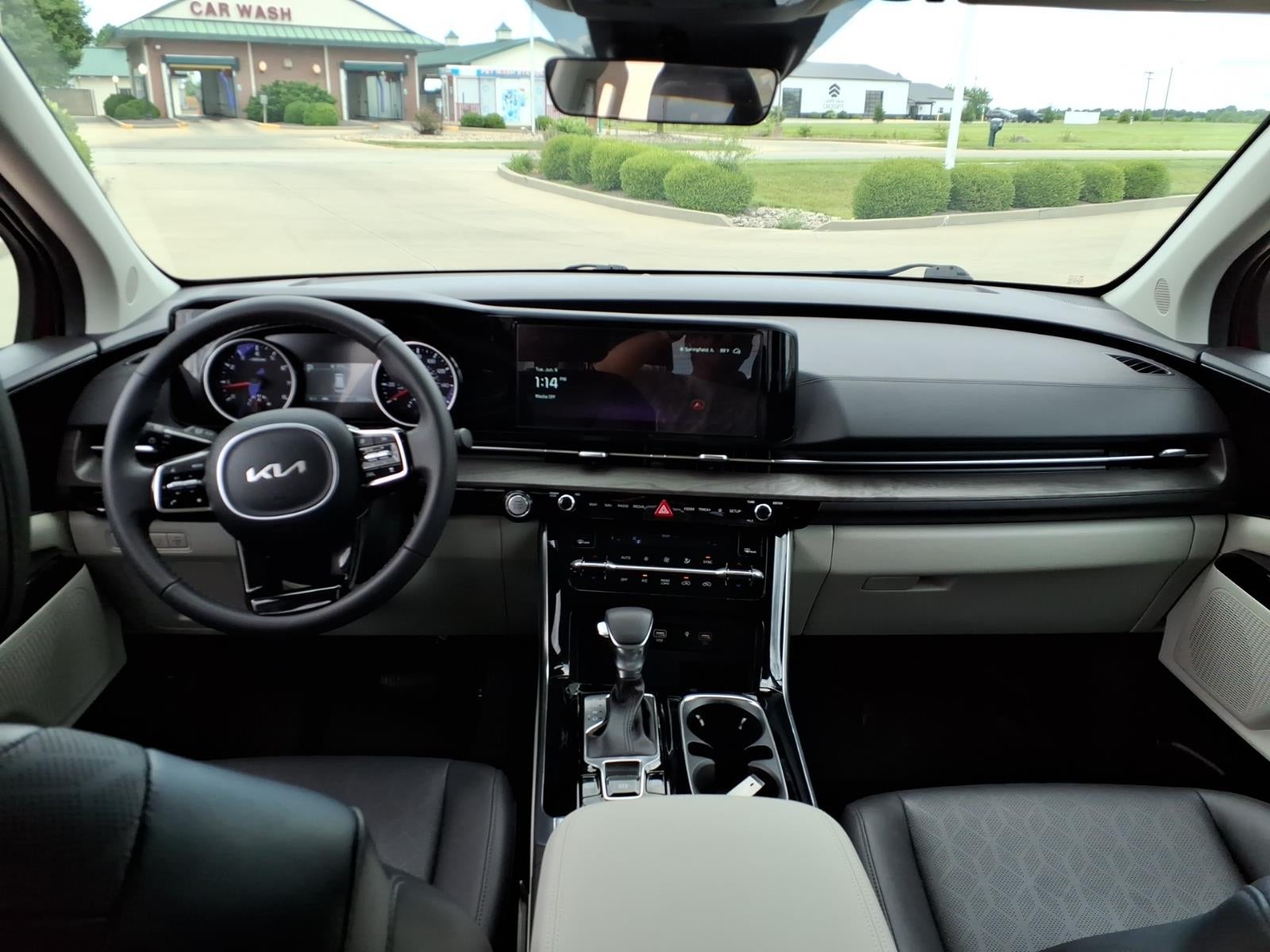 2024 Kia Carnival EX