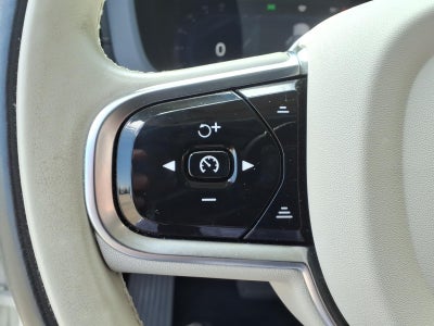 2023 Volvo XC60 B6 Ultimate Dark Theme
