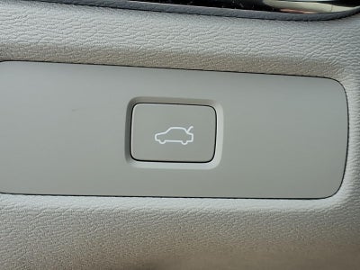 2023 Volvo XC60 B6 Ultimate Dark Theme