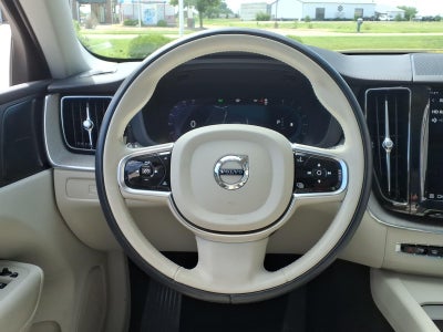2023 Volvo XC60 B6 Ultimate Dark Theme
