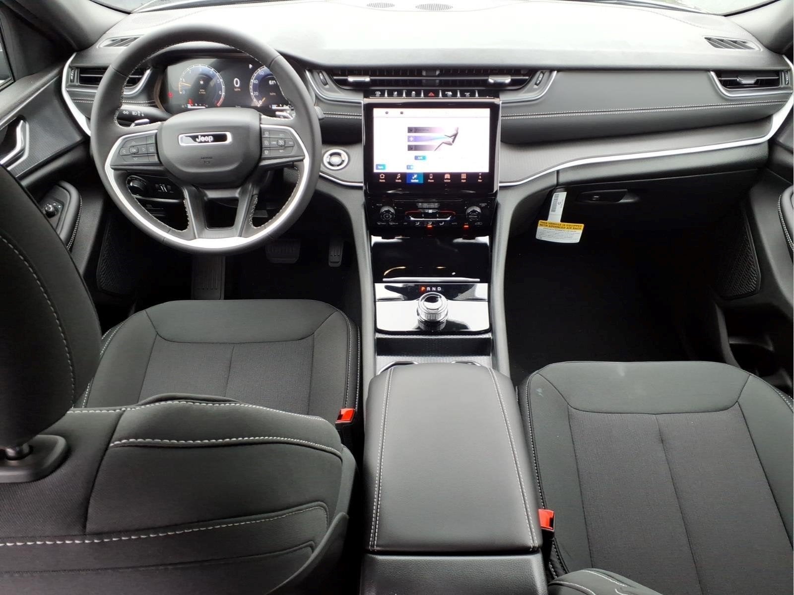 2027 Jeep Grand Cherokee GRAND CHEROKEE LAREDO 4X4