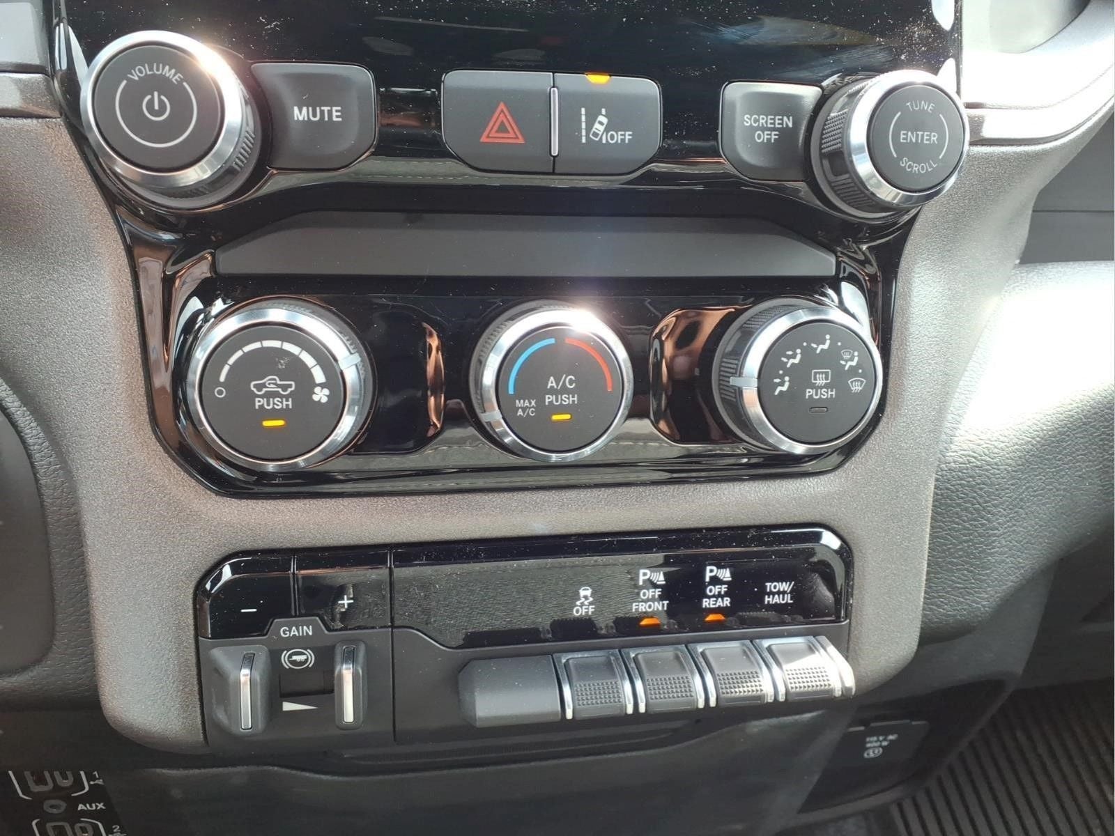 2026 RAM Ram 1500 RAM 1500 WARLOCK CREW CAB 4X4 5'7' BOX