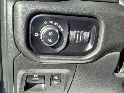 2022 RAM 1500 Laramie Crew Cab 4x4 5'7' Box