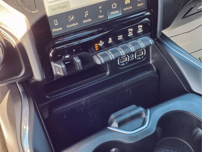 2022 RAM 1500 Laramie Crew Cab 4x4 5'7' Box