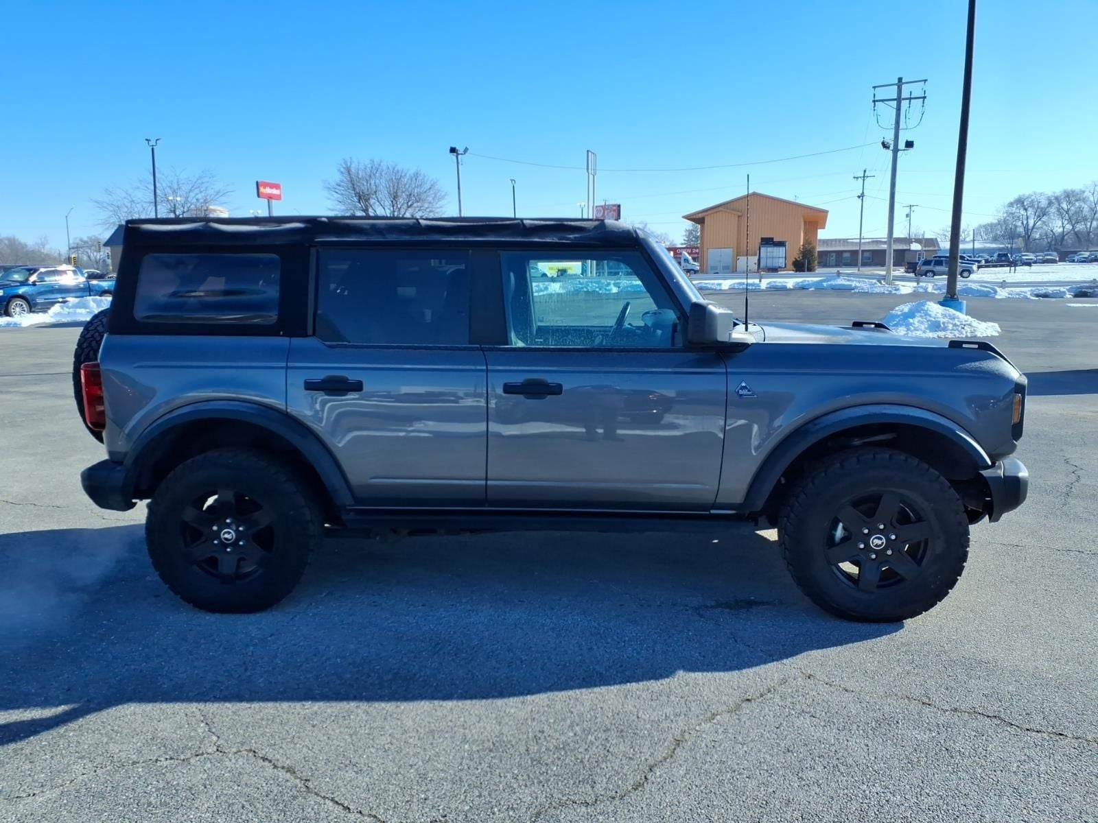 2023 Ford Bronco Base