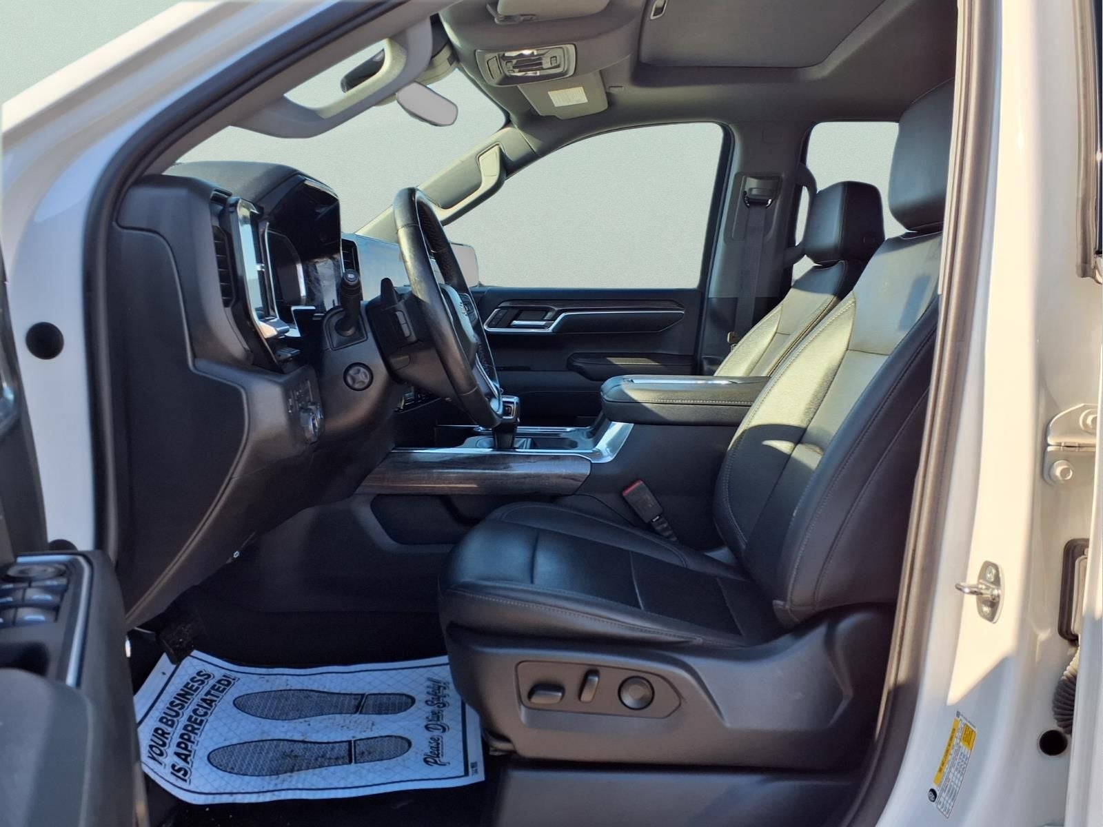 2022 Chevrolet Silverado 1500 4WD Crew Cab Short Bed LTZ