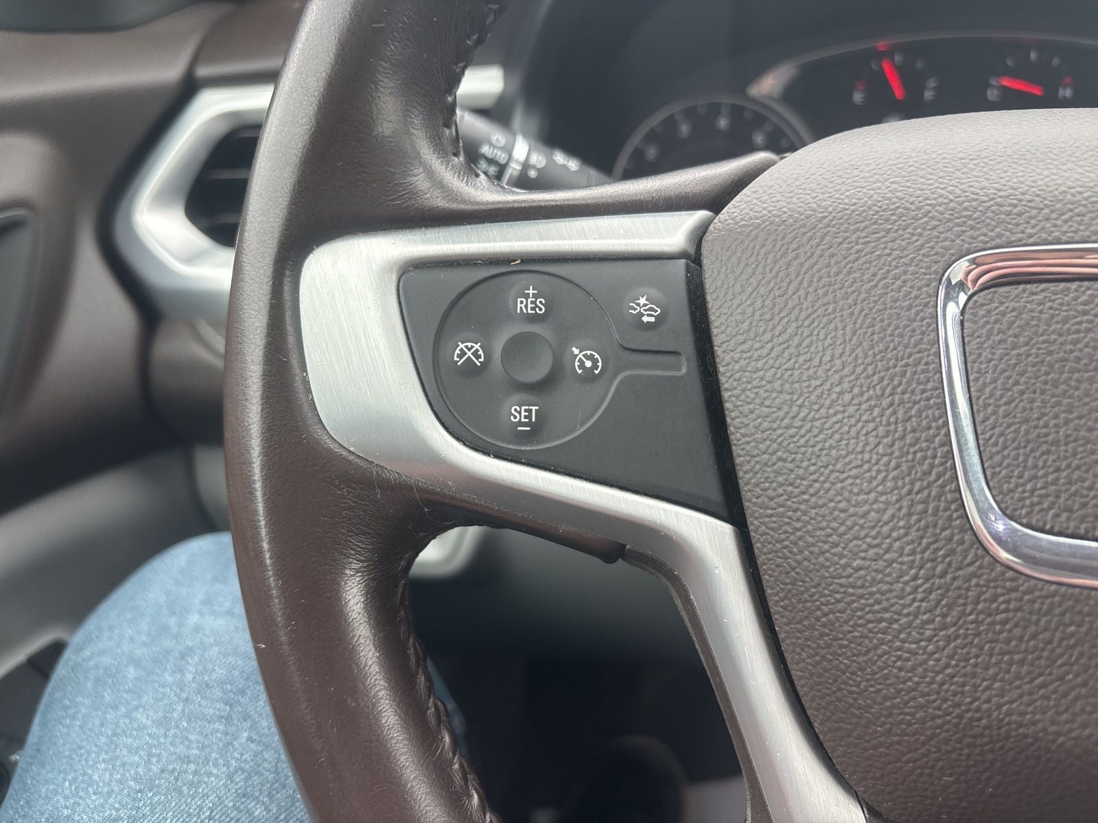 2020 GMC Acadia SLT