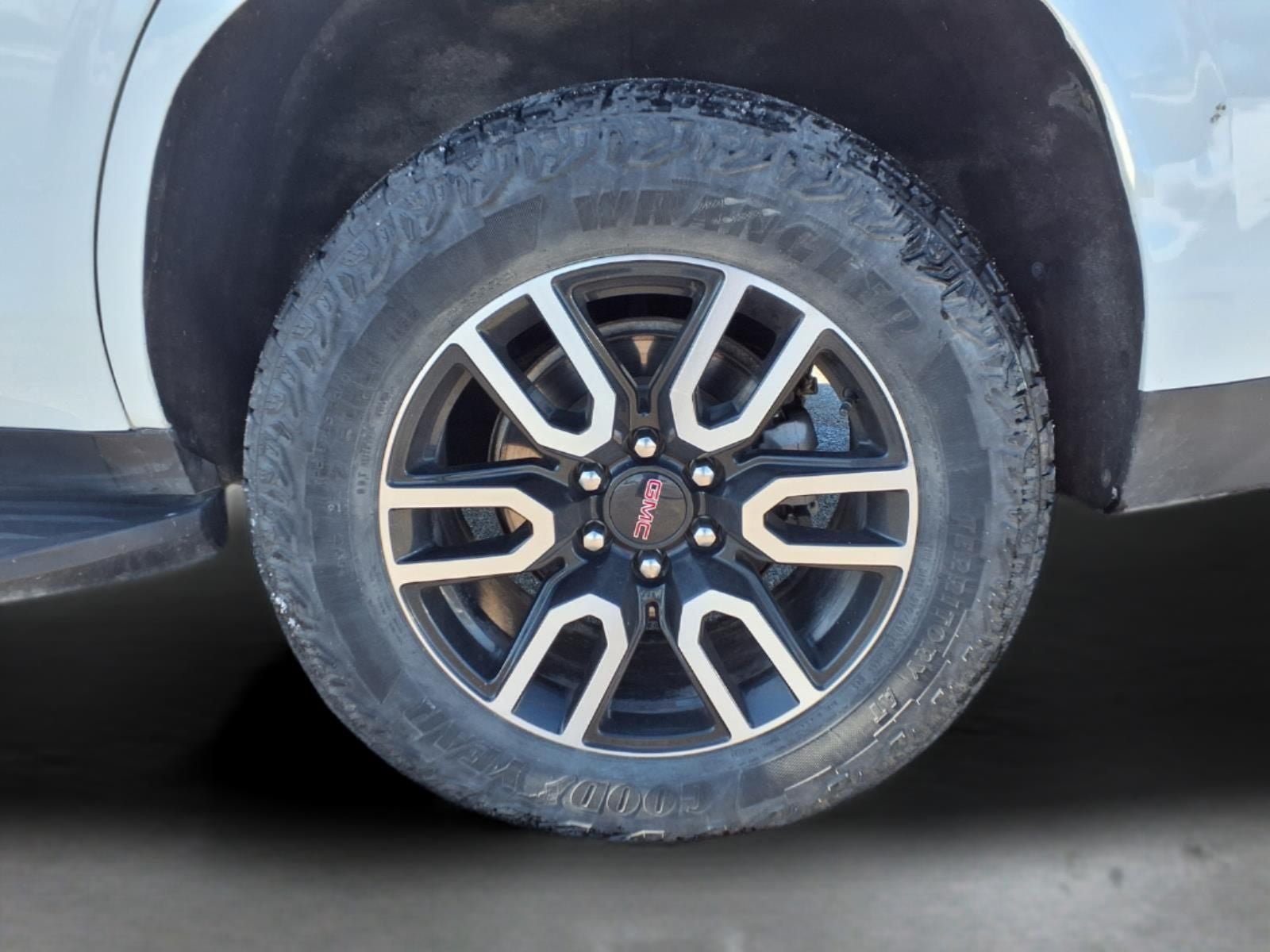 2023 GMC Yukon 4WD AT4