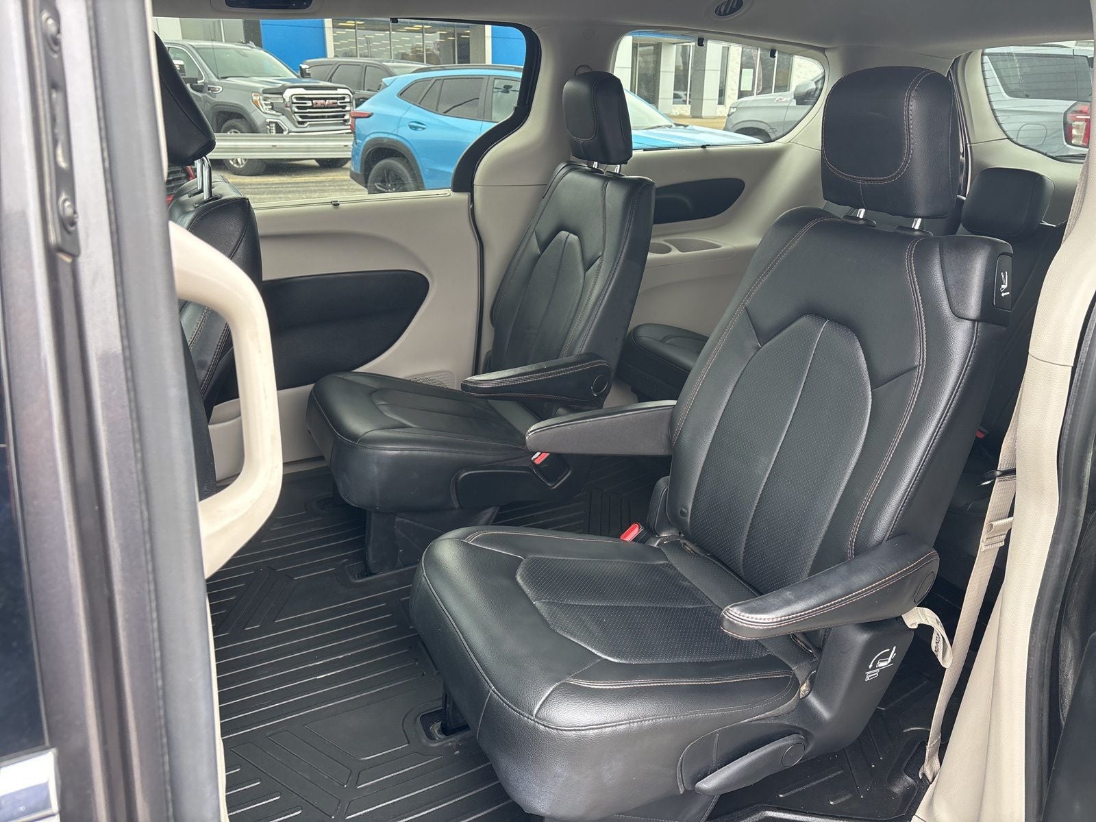 2020 Chrysler Pacifica Touring L