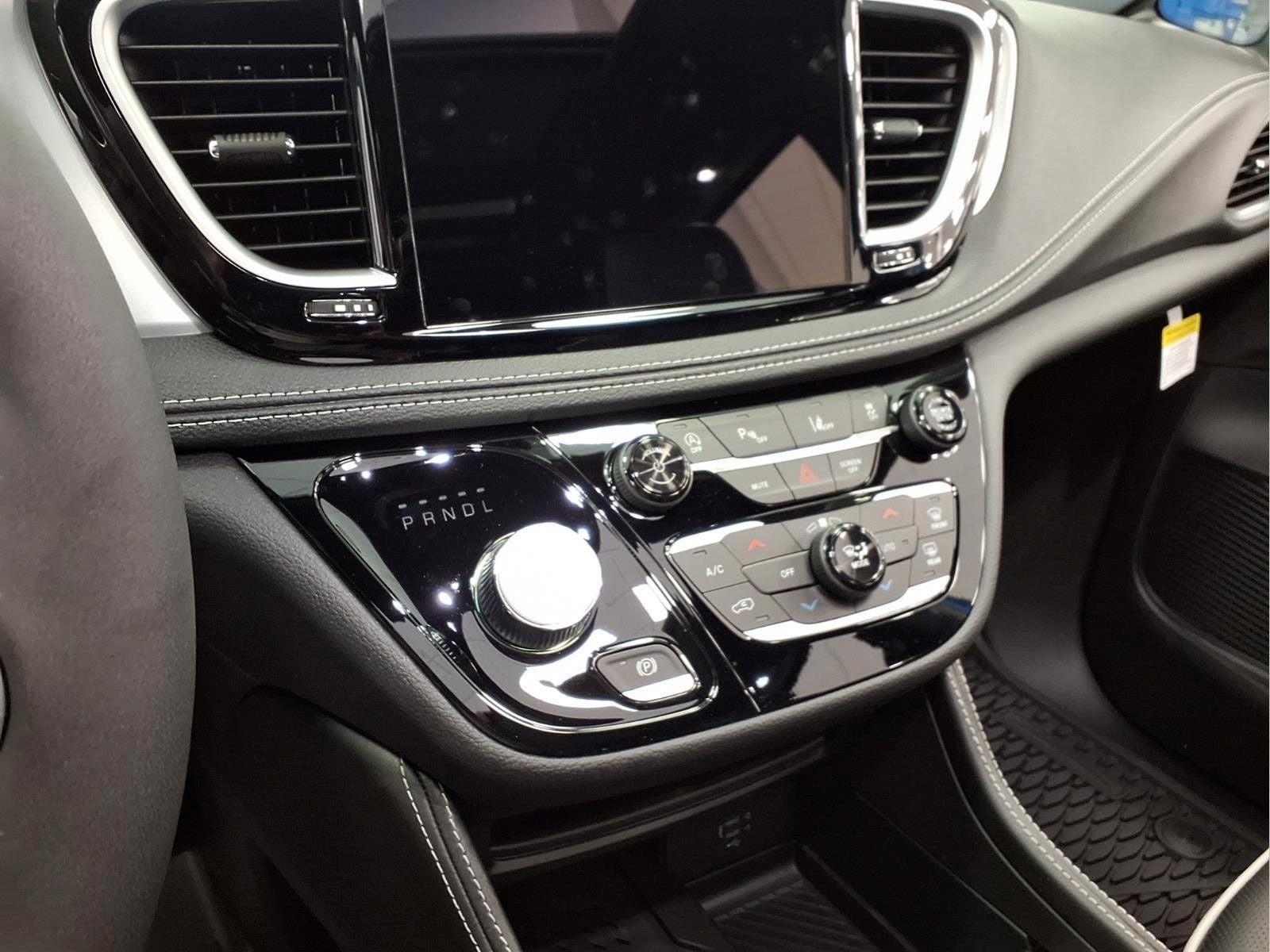 2026 Chrysler Pacifica PACIFICA LIMITED