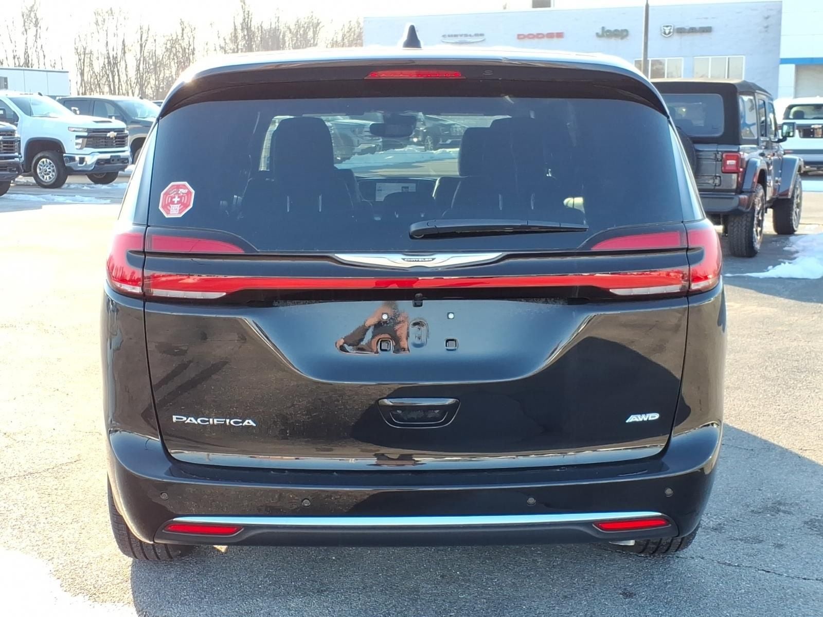 2026 Chrysler Pacifica Select