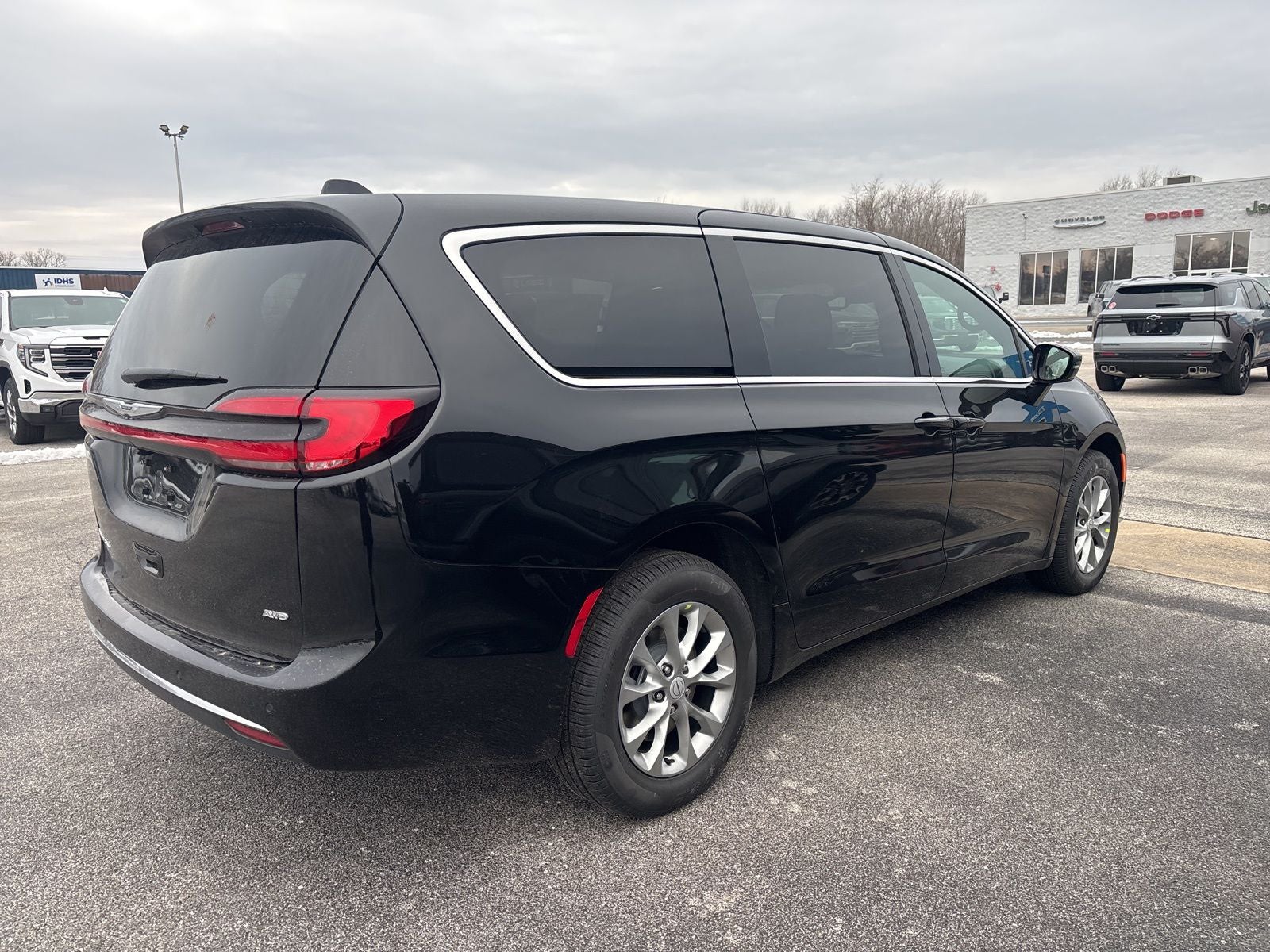 2026 Chrysler Pacifica Select