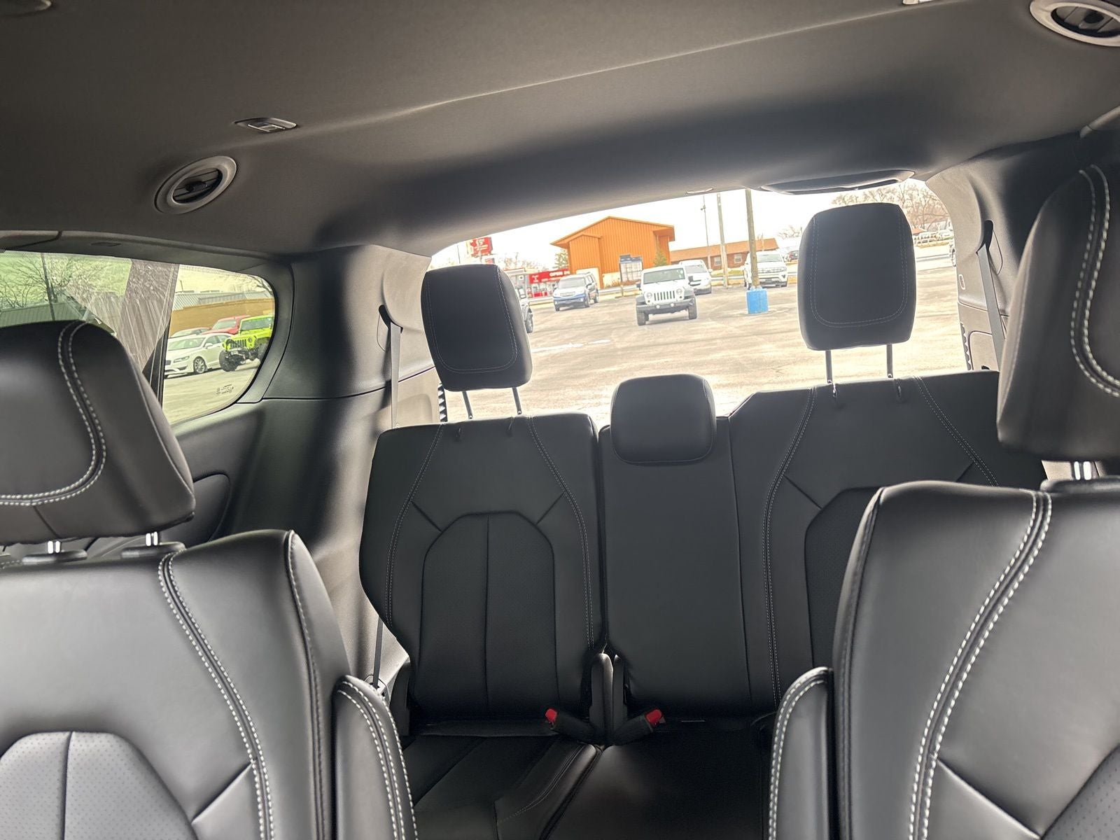 2026 Chrysler Pacifica Select