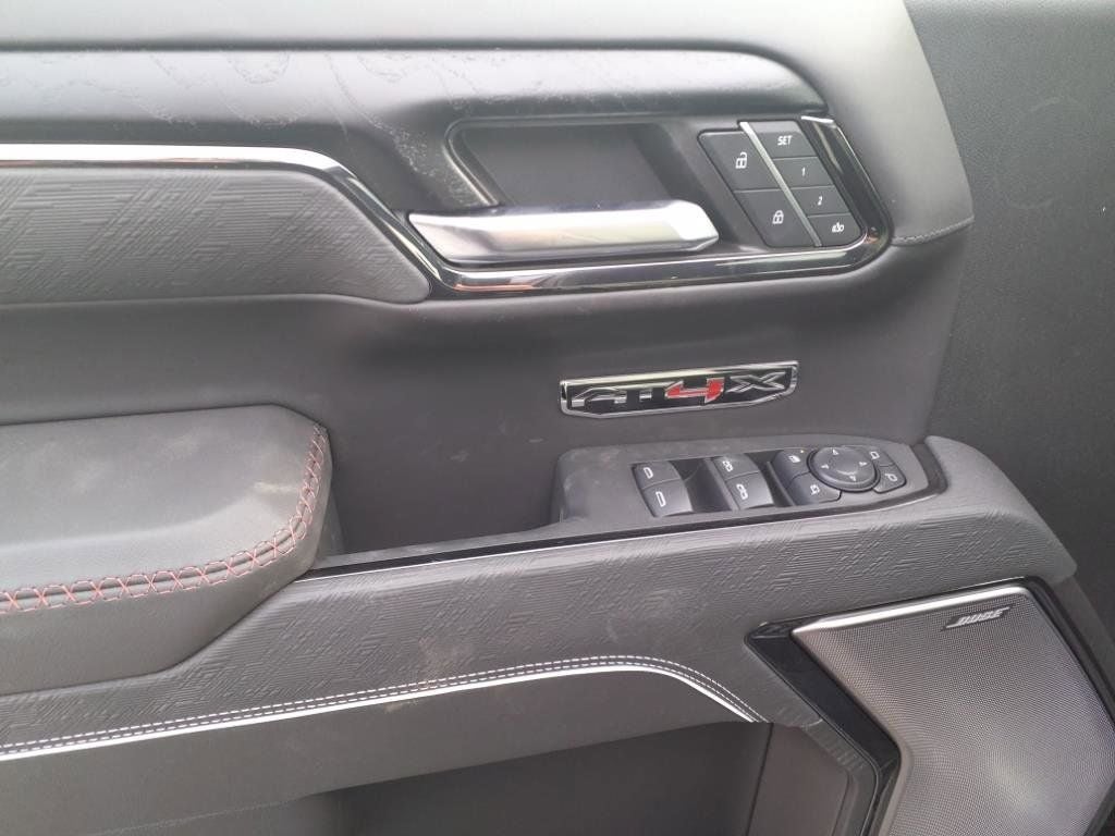 2024 GMC Sierra 1500 AT4X