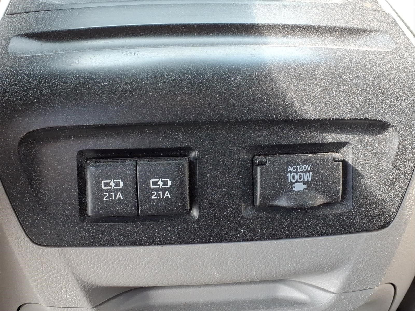 2018 Toyota Sienna LE 8 Passenger