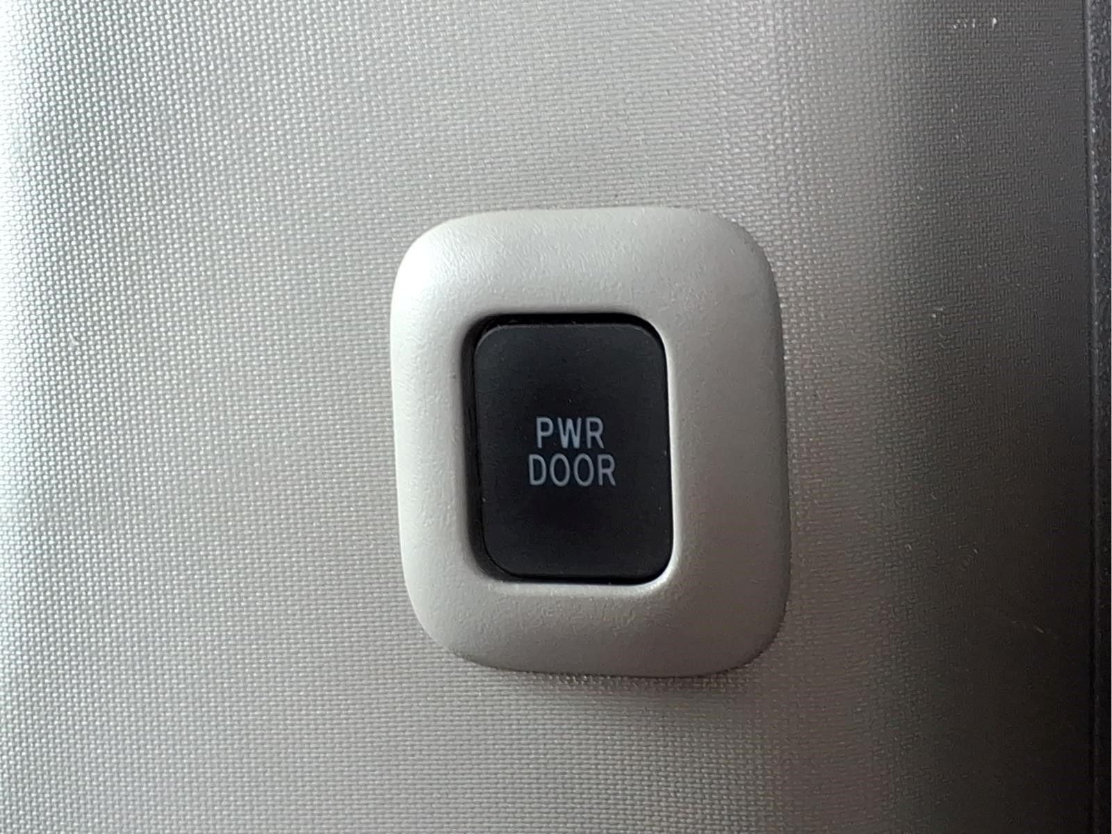 2018 Toyota Sienna LE 8 Passenger