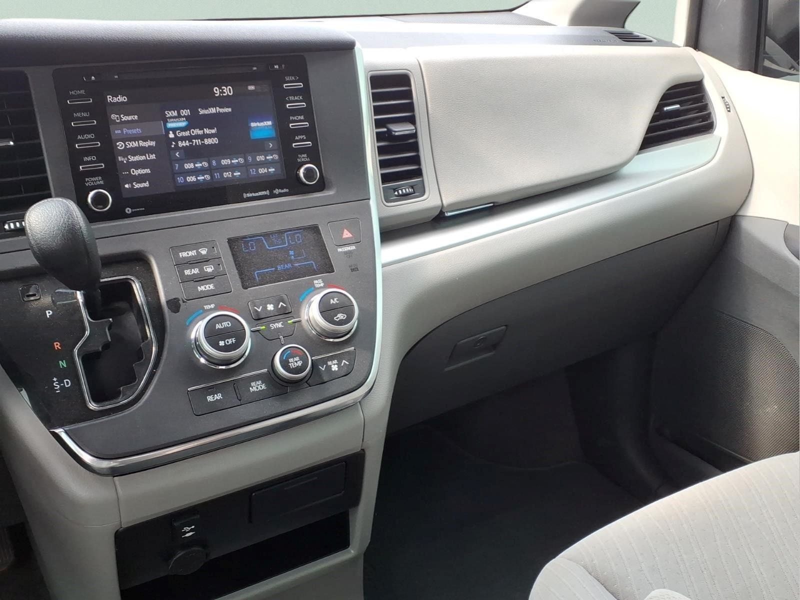 2018 Toyota Sienna LE 8 Passenger