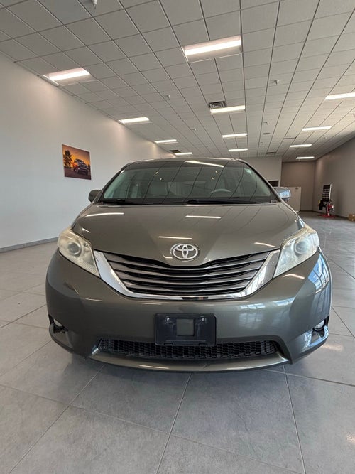 2011 Toyota Sienna XLE