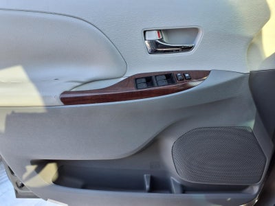 2011 Toyota Sienna XLE