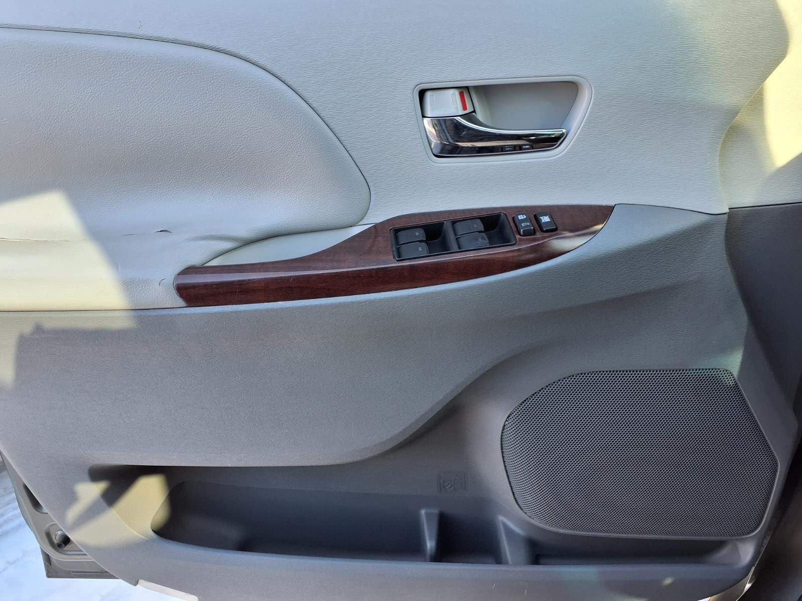 2011 Toyota Sienna XLE