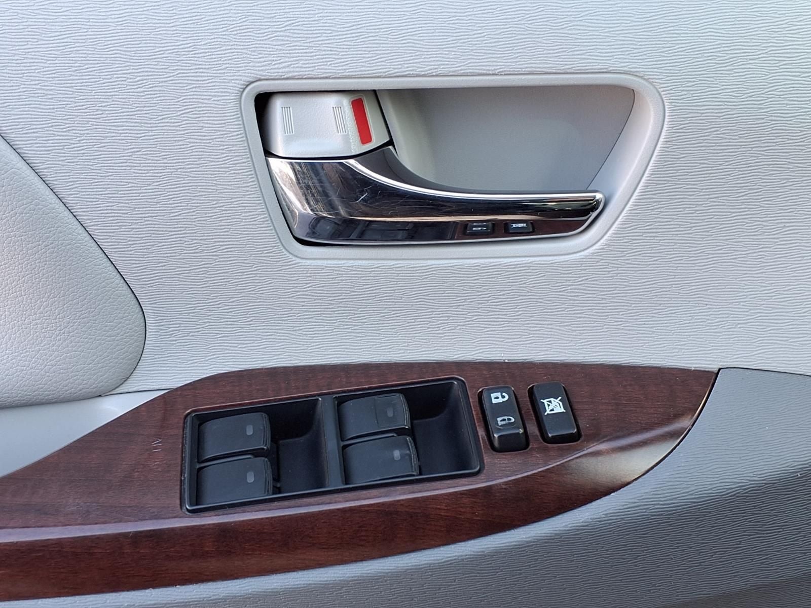 2011 Toyota Sienna XLE