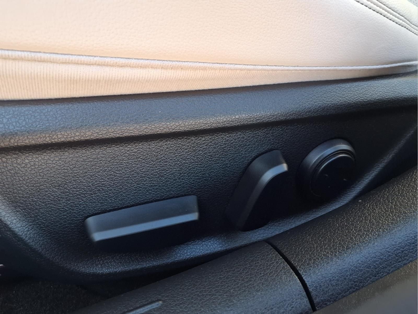 2025 Genesis G70 2.5T RWD